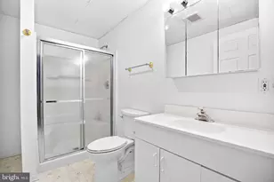 202 Amberfield Dr, Mount Laurel, NJ 08054 - Photo 28