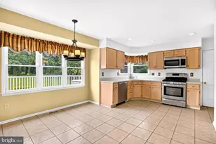 202 Amberfield Dr, Mount Laurel, NJ 08054 - Photo 4