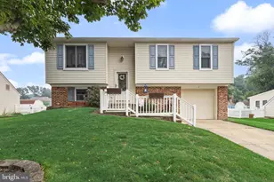 7 Bloomfield Dr, Westampton, NJ 08060 - Photo 2
