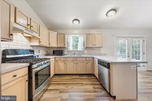302 Cheyenne Trail, Browns Mills, NJ 08015 - Photo 4