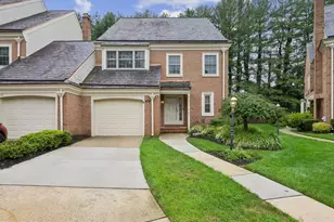 142 Foxwood Dr, Moorestown, NJ 08057 - Photo 2