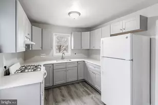 243 Conover St, Burlington, NJ 08016 - Photo 1