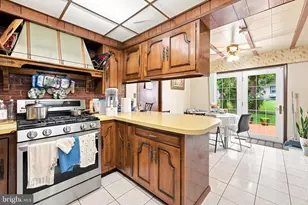 9 Hancock Ln, Willingboro, NJ 08046 - Photo 6