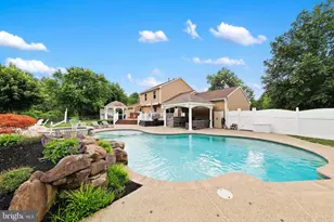 4 Castle Ct, Bordentown, NJ 08620 - Photo 1