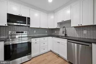 275 Green St, Edgewater Park, NJ 08010 - Photo 2