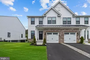 74 Rosemary Wy, Mount Laurel, NJ 08054 - Photo 2