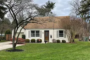 320 Evergreen Dr, Moorestown, NJ 08057 - Photo 2