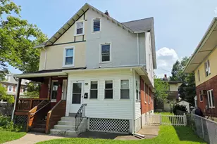 62 Main St, Florence, NJ 08554 - Photo 1