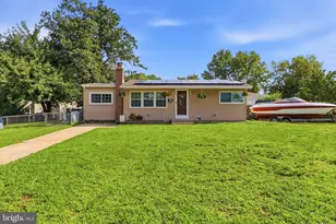 653 Windsor Ave, Maple Shade, NJ 08052 - Photo 1