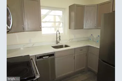 20 Pine Street, Beverly, NJ 08010 - Photo 2