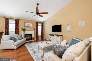 27 Applegate Dr, Florence, NJ 08518 - Photo 6