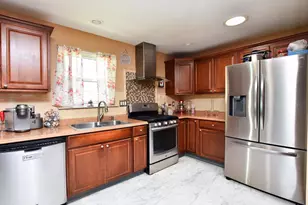 210 Bentwood Dr, Delran, NJ 08075 - Photo 2