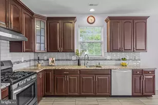 33 Hibiscus Dr, Marlton, NJ 08053 - Photo 10