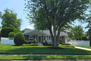 2823 Burgundy Dr, Riverton, NJ 08077 - Photo 2