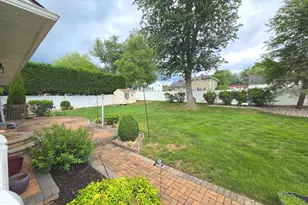 2823 Burgundy Dr, Riverton, NJ 08077 - Photo 6