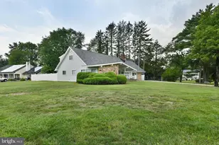 8 Windover Ln, Willingboro, NJ 08046 - Photo 4