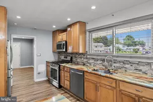 32 Larkin Rd, Burlington, NJ 08016 - Photo 4