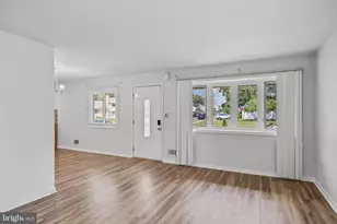 32 Larkin Rd, Burlington, NJ 08016 - Photo 2