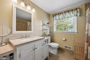 843 Lafayette Dr, Mount Laurel, NJ 08054 - Photo 32
