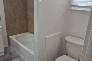 34 Florence Tollgate Pl, Florence, NJ 08518 - Photo 6