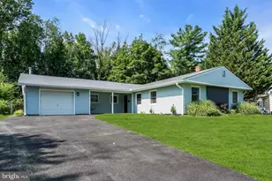 29 Evergreen Dr, Willingboro, NJ 08046 - Photo 2