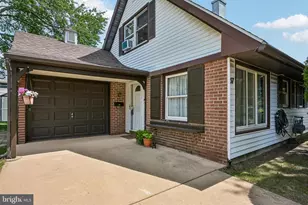 57 Pond Ln, Willingboro, NJ 08046 - Photo 2