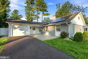 26 Bayberry Ln, Willingboro, NJ 08046 - Photo 2