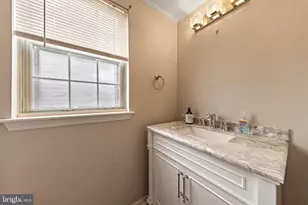 301 Oliphant Ln, Mount Laurel, NJ 08054 - Photo 32
