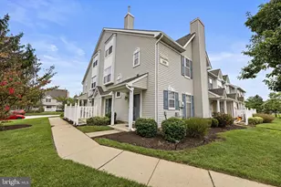 301 Oliphant Ln, Mount Laurel, NJ 08054 - Photo 1