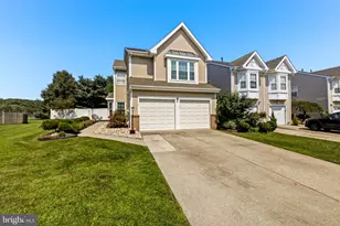 11 Elkington Dr, Mount Laurel, NJ 08054 - Photo 1