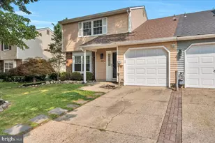 166 Stratton Ln, Mount Laurel, NJ 08054 - Photo 2