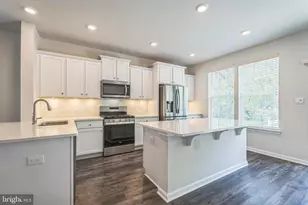 10 Lilac Cir, Mount Laurel, NJ 08054 - Photo 4