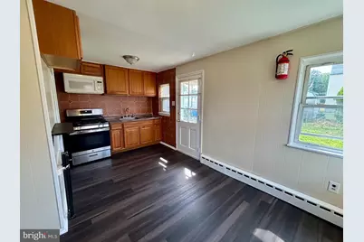 44 W 3rd Street, Burlington, NJ 08016 - Photo 4