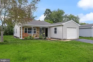109 Huntington Dr, Southampton Twp, NJ 08088 - Photo 2