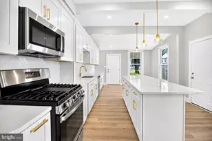 206 E Union St, Burlington, NJ 08016 - Photo 1
