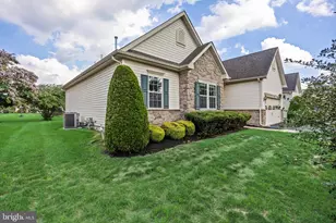 29 Applegate Dr, Florence, NJ 08518 - Photo 2