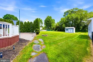 17 Grayson Pl, Burlington, NJ 08016 - Photo 40
