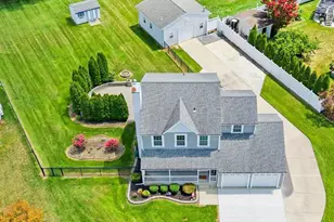 17 Grayson Pl, Burlington, NJ 08016 - Photo 2