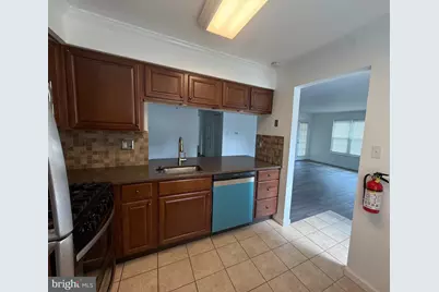 1705 Heatherstone Court, Mount Laurel, NJ 08054 - Photo 4