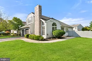 37 Wesley Ln, Burlington, NJ 08016 - Photo 2