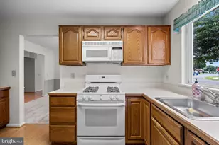 20 Newbury Dr, Southampton, NJ 08088 - Photo 10
