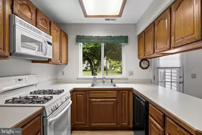 20 Newbury Drive, Southampton, NJ 08088 - Photo 8