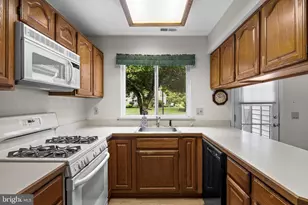 20 Newbury Dr, Southampton, NJ 08088 - Photo 8