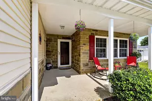 57 Kingston Way, Southampton, NJ 08088 - Photo 2
