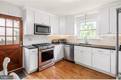 39 W 3rd Street, Florence, NJ 08518 - Photo 4
