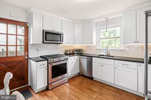 39 W 3rd St, Florence, NJ 08518 - Photo 4