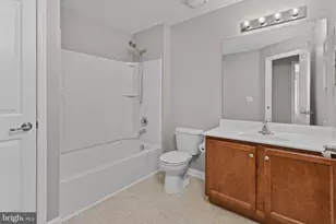 131 Riverwalk Blvd, Burlington, NJ 08016 - Photo 18
