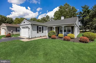16 Andover Ct, Southampton, NJ 08088 - Photo 2