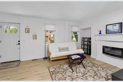 16 E Burlington Street, Bordentown, NJ 08505 - Photo 2