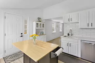 16 E Burlington St, Bordentown, NJ 08505 - Photo 6